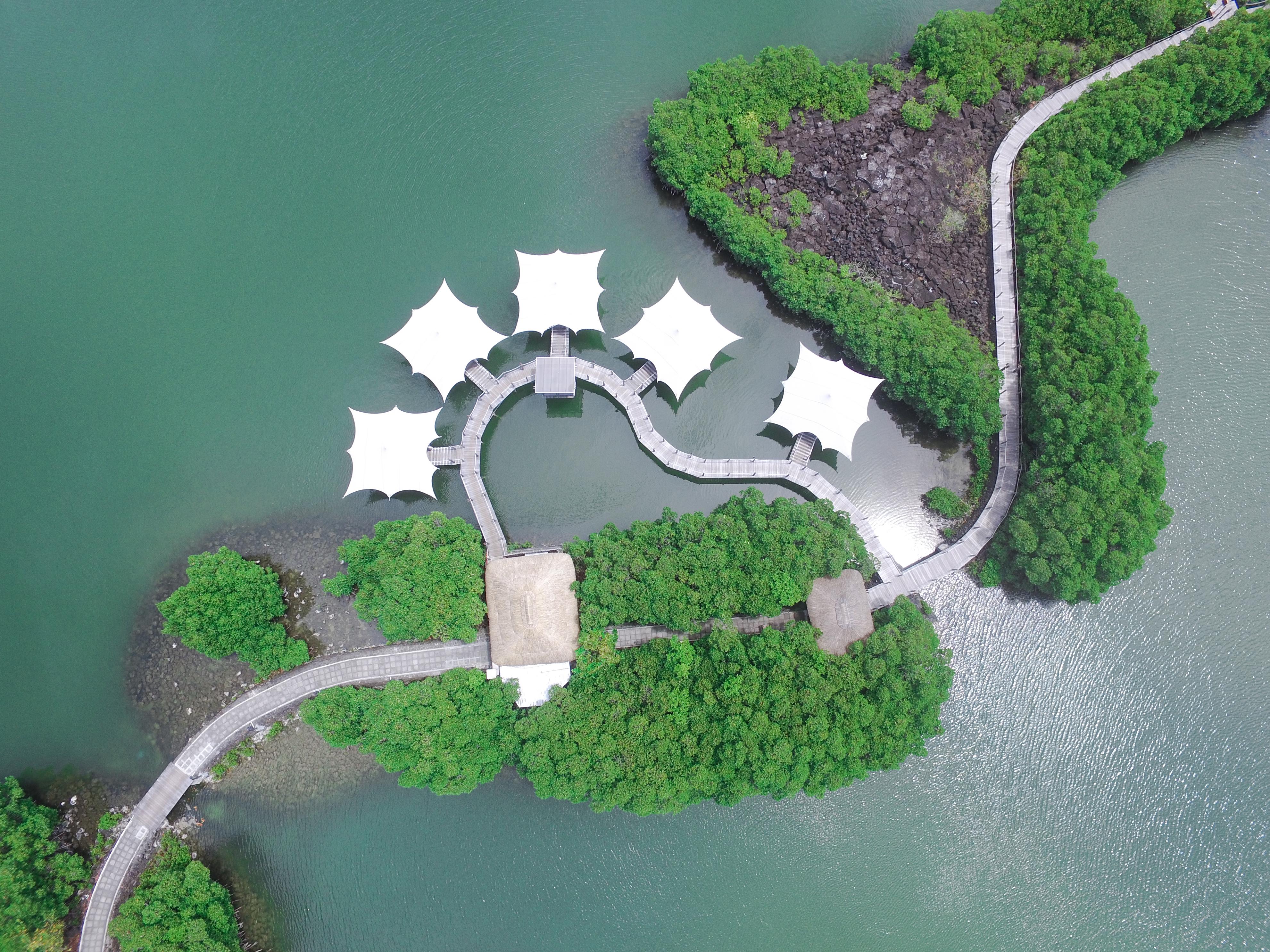 Constance Prince Maurice Poste de Flacq Exterior foto Aerial view of the lake