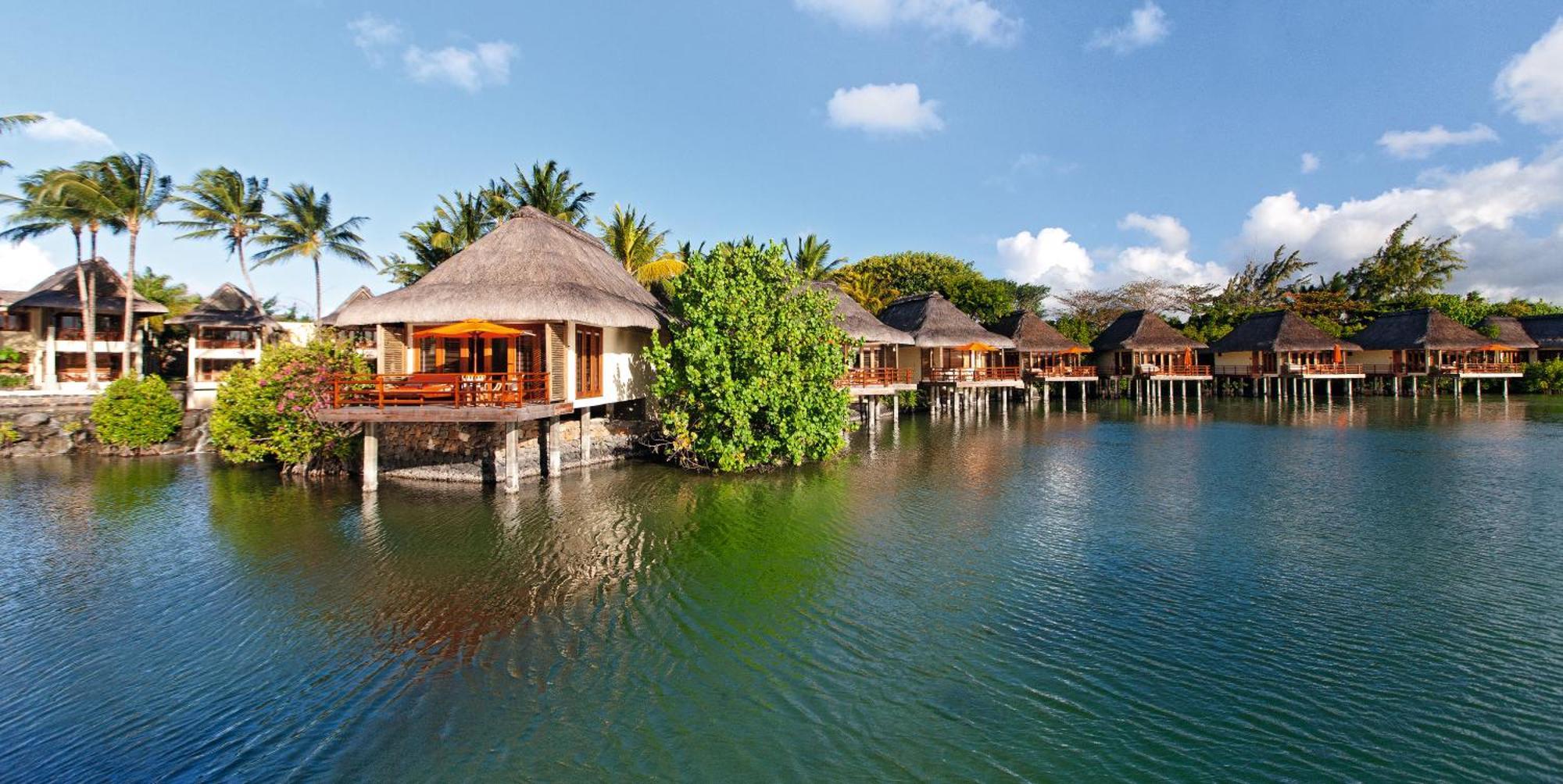 Constance Prince Maurice Poste de Flacq Exterior foto Overwater bungalows at the resort