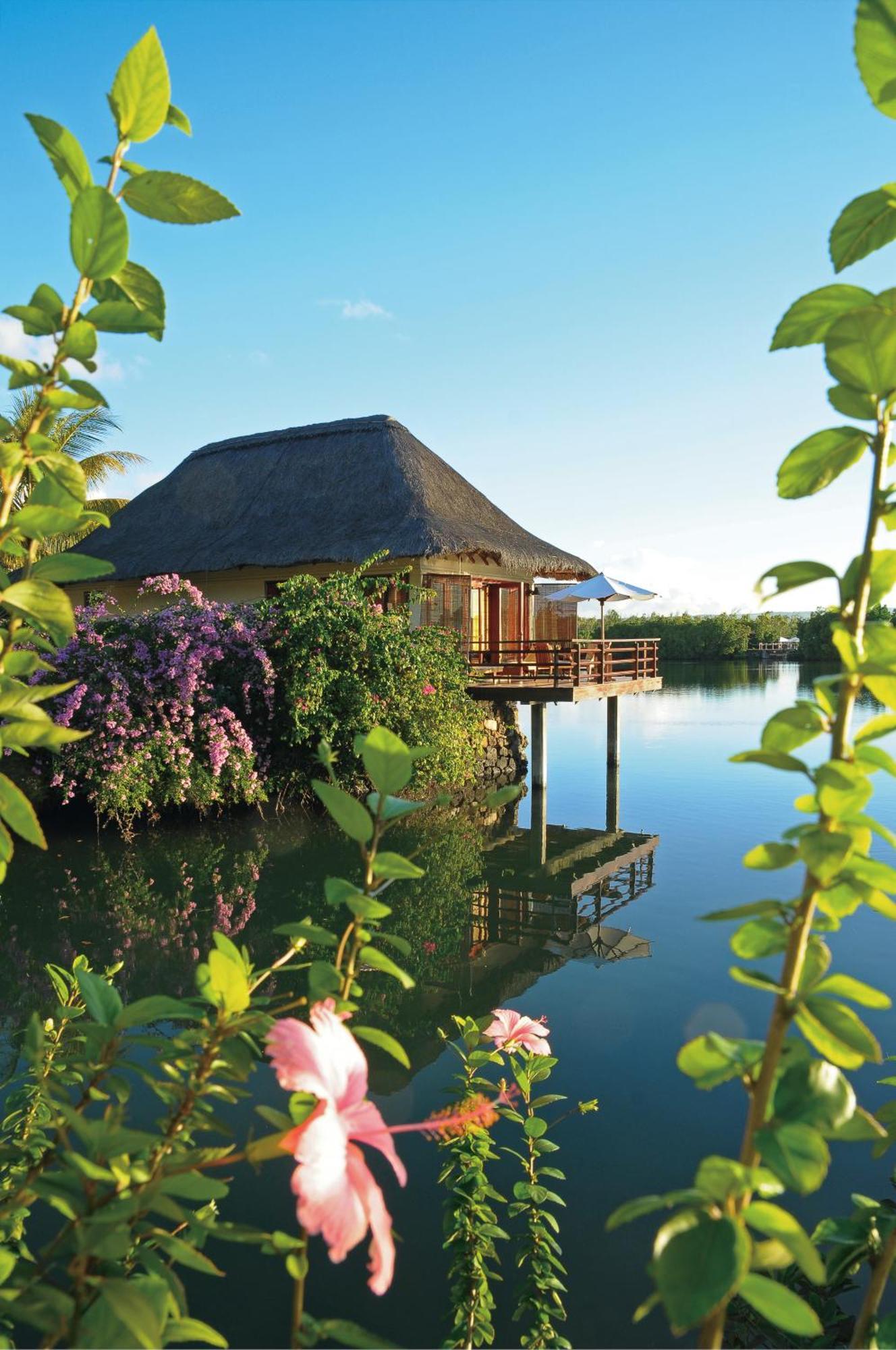 Constance Prince Maurice Poste de Flacq Exterior foto The resort's lake villas
